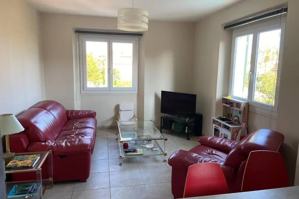 Appartement Appart. familial avec piscine jacuzzi clim. wifi à Hyères 0*,  France