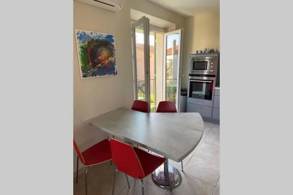 Appartement Appart. familial avec piscine jacuzzi clim. wifi à Hyères