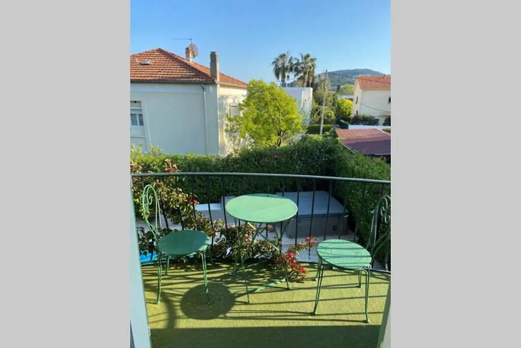 Appartement Appart. familial avec piscine jacuzzi clim. wifi à Hyères 0*,